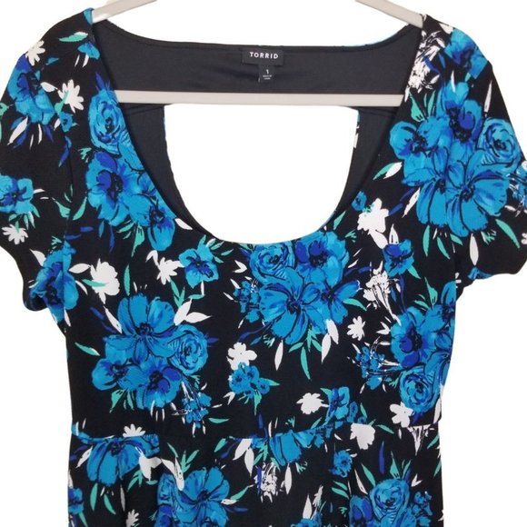 Torrid Womens 1X Black Blue Floral Open Back Short - Picture 3 of 8
